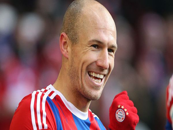 Bayern thuyết phục Robben trở lại thi đấu