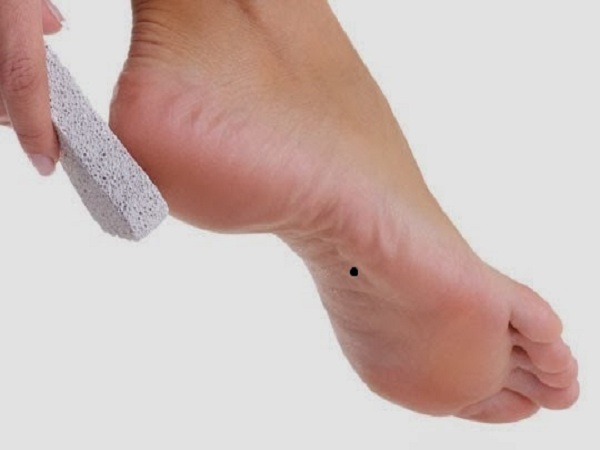 Giải mã ý nghĩa nốt ruồi ở chân