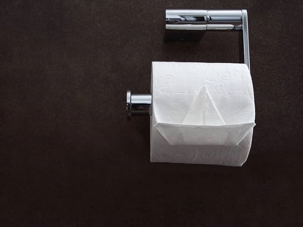 Nằm mơ thấy giấy vệ sinh đánh con gì?